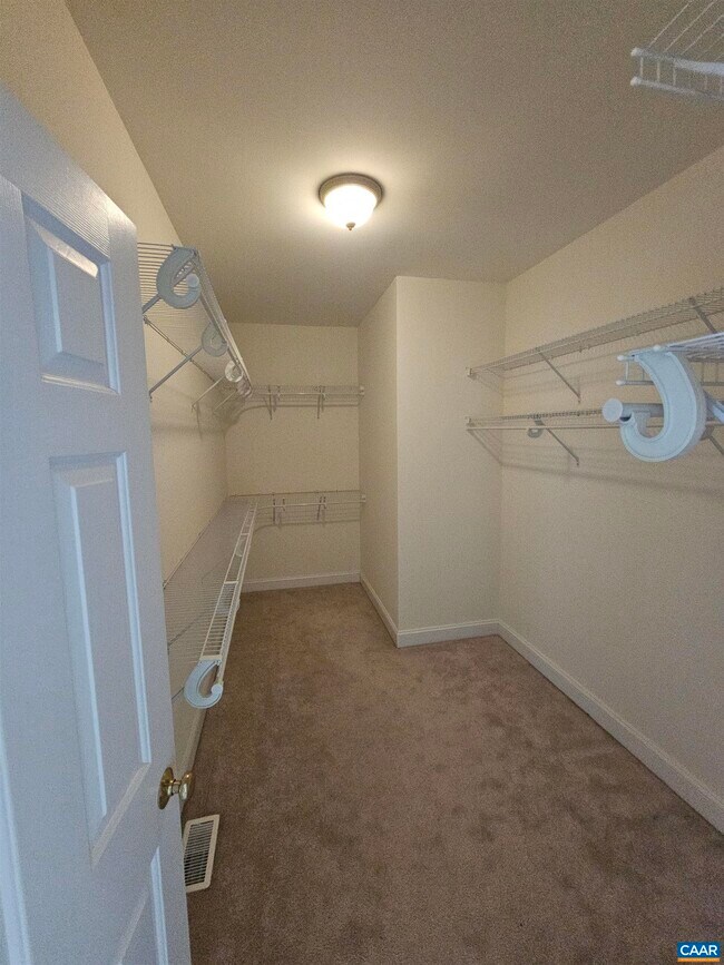 Building Photo - 134 Deerwood Dr