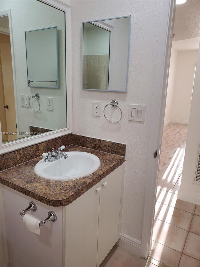 Building Photo - 9203 NW 38th Dr