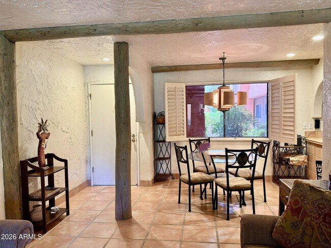 Building Photo - 4303 E Cactus Rd