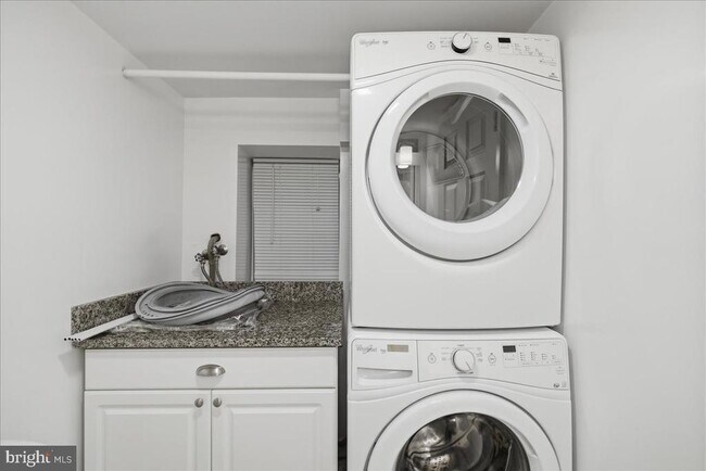 Building Photo - 4825 S 28th St