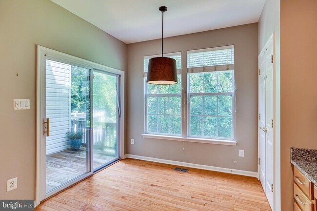 Building Photo - 43103 Forest Edge Square