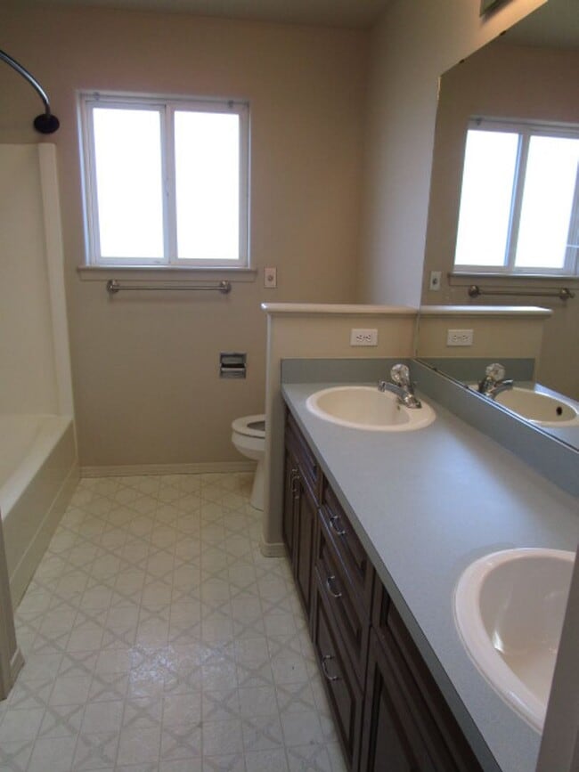 Building Photo - 127 S 18th St