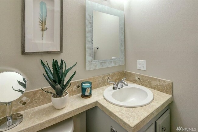 Primary Photo - 2562 Thorndyke Ave W