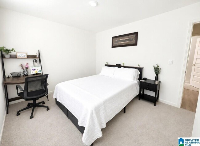 Building Photo - 6828 Newbridge Cv