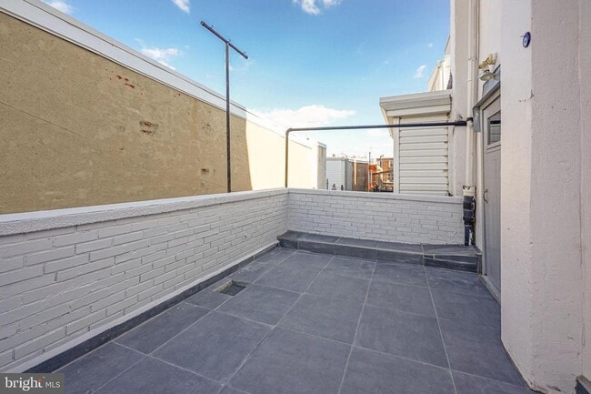 Building Photo - 1525 Tasker St