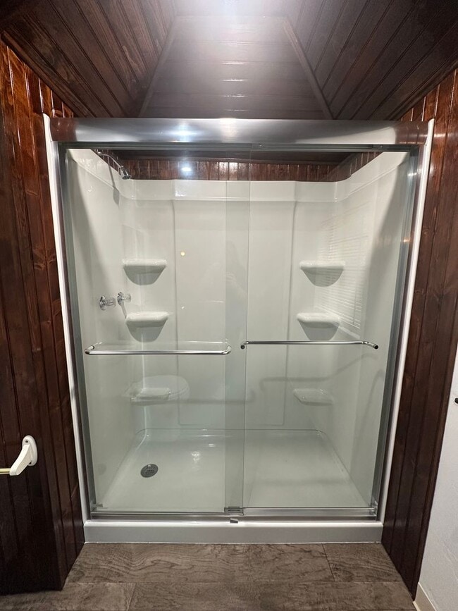 Building Photo - 4 Bed, 2 Bath, 2 dInng, 2 Living