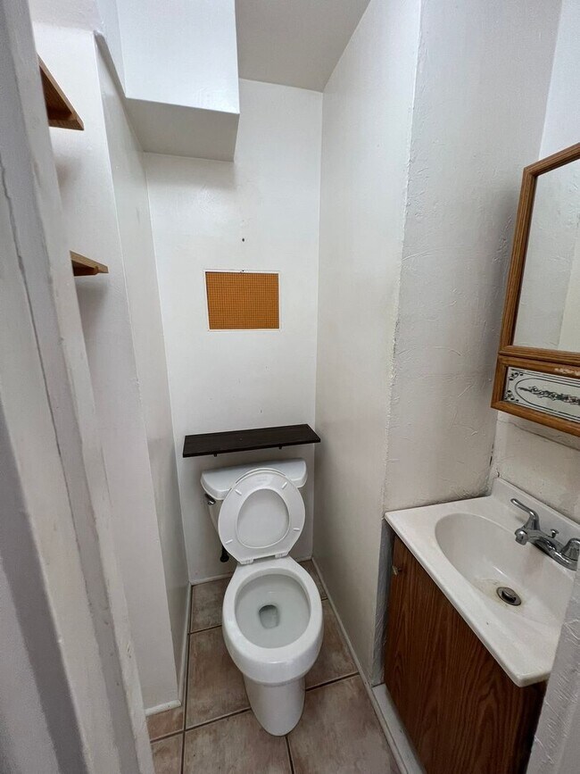 Building Photo - Unique One Bedroom Downstairs Apartment in Downtown Morro Bay - 218 1/2 Dunes-A