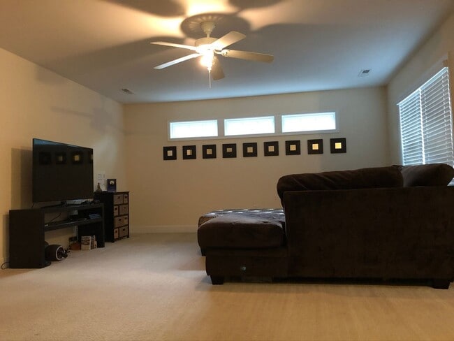 Building Photo - 108 Pine Hawk Dr