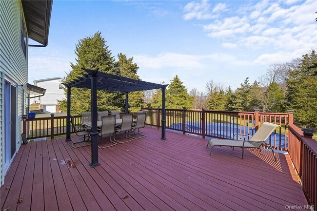 Building Photo - 94 Peddler Hill Rd