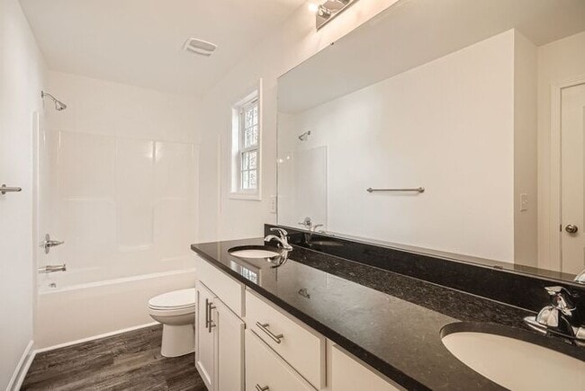 Building Photo - Like new house in nice Concord location!!