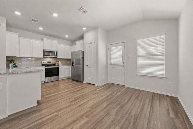 Building Photo - 108 Pivot Dr