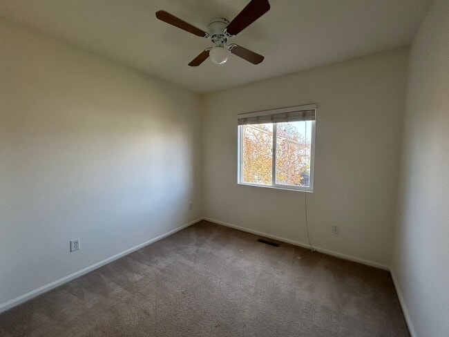 Building Photo - Spacious Fort Collins 4-Bedroom Home with Fenced Yard and Garage