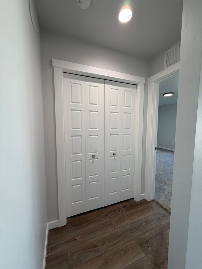 Building Photo - Move-In Special! Brand new 3 bed 2 bath ho...