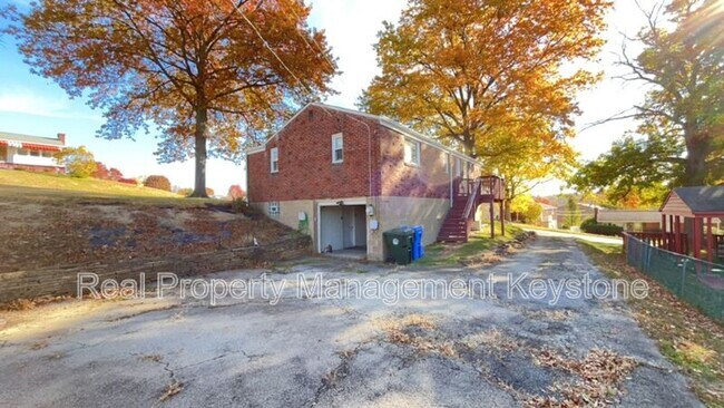 Building Photo - 5114 Caste Dr