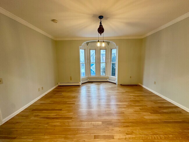 Building Photo - 107 Emery St