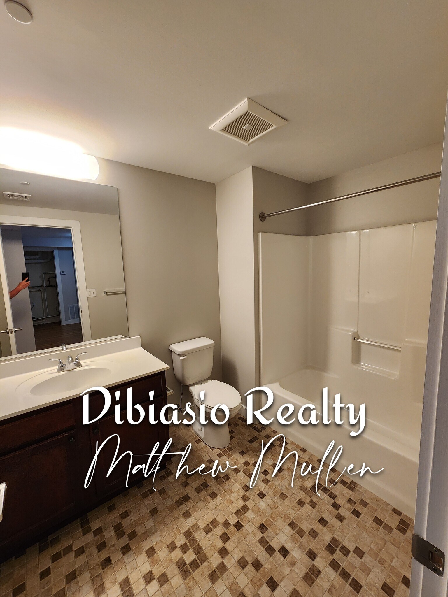 Building Photo - 19 Pond St