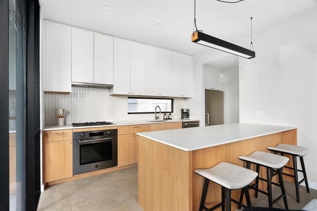 Building Photo - 5313 Avenue G