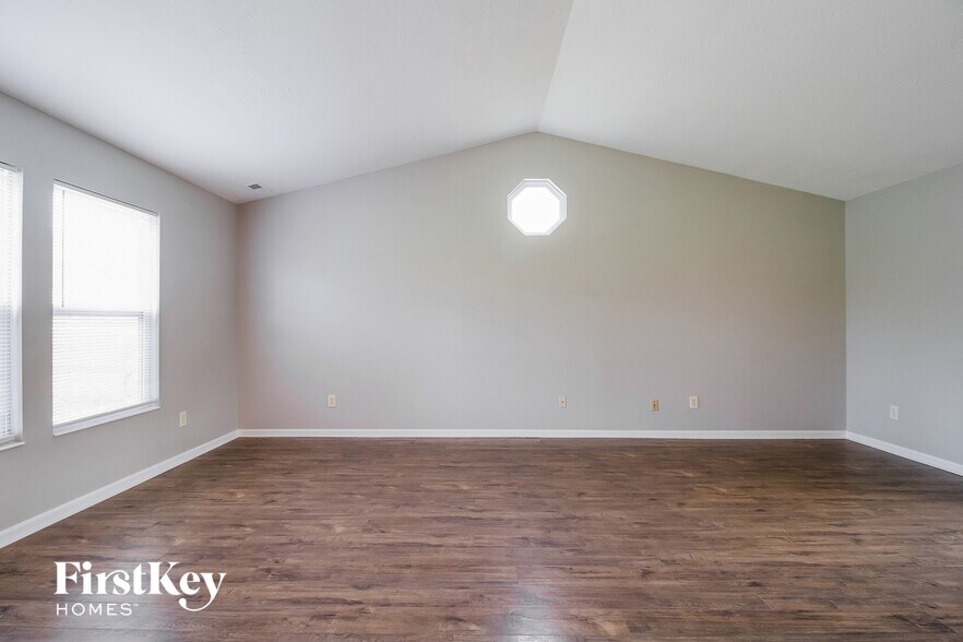 Building Photo - 17 Shady Creek Ln