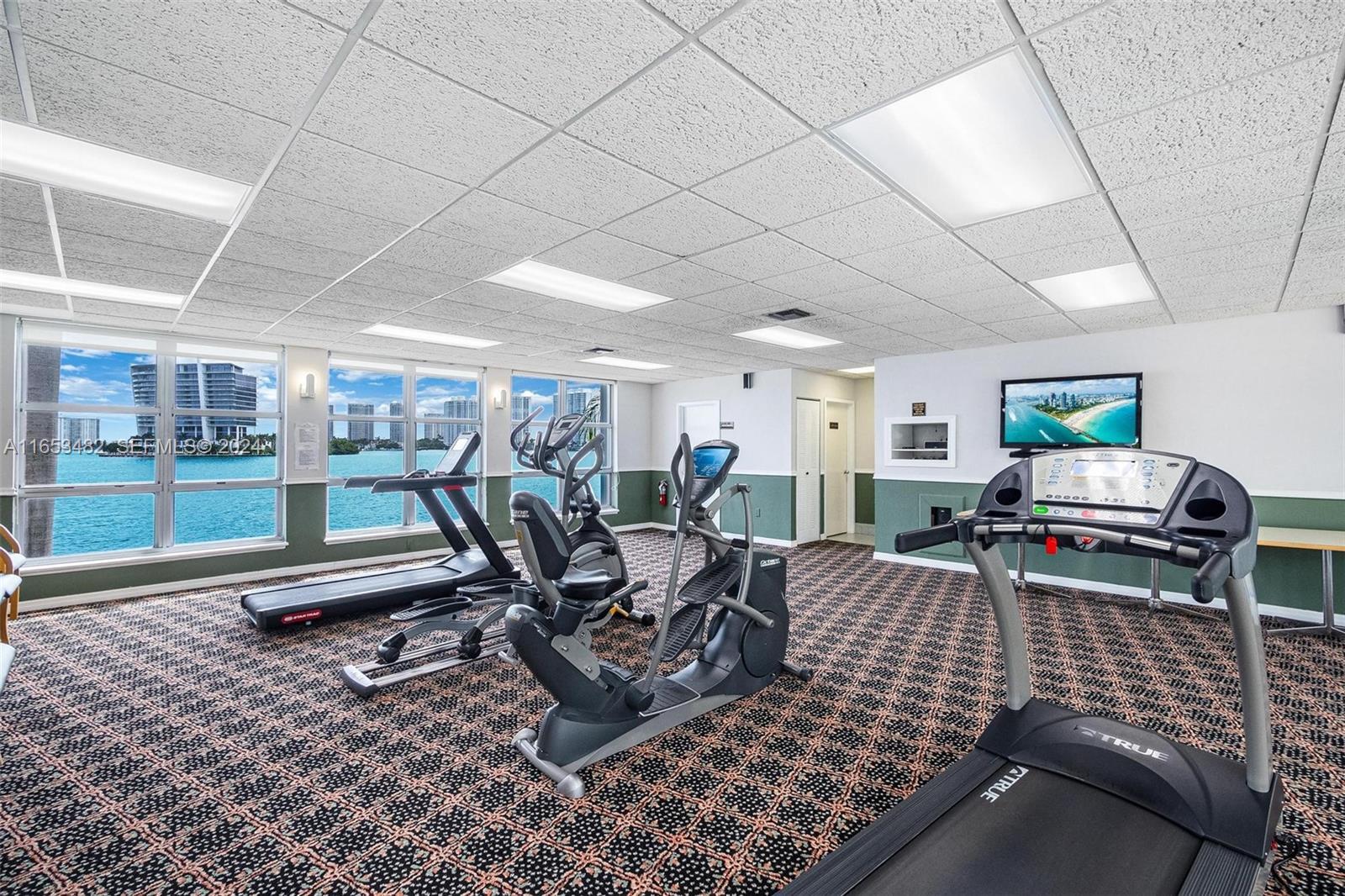 Building Photo - 3600 Mystic Pointe Dr