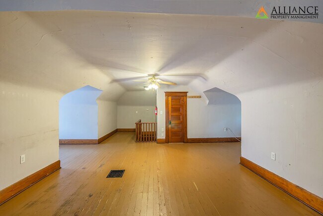 Building Photo - 800 Osage St