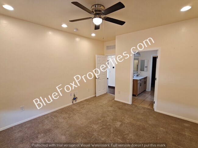 Building Photo - 6621 S De Concini Dr