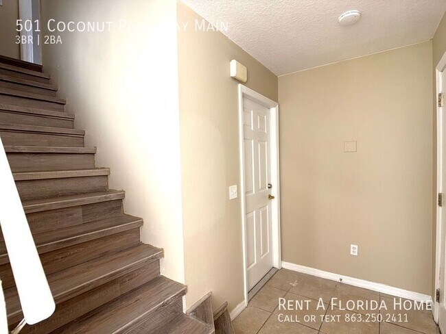 Building Photo - 501 Coconut Palm Way