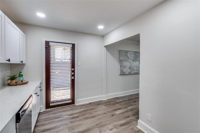 Building Photo - 10211 Regal Oaks Dr