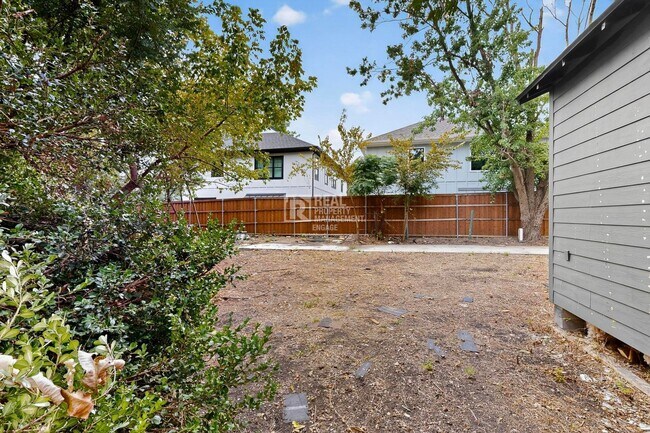 Building Photo - Single Story 3-Bedroom Home in McKinney Av...