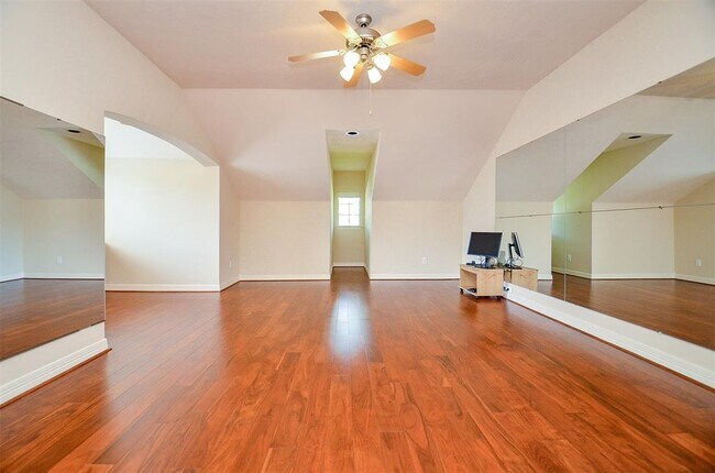 Building Photo - 7610 Breezeway Bend Ln