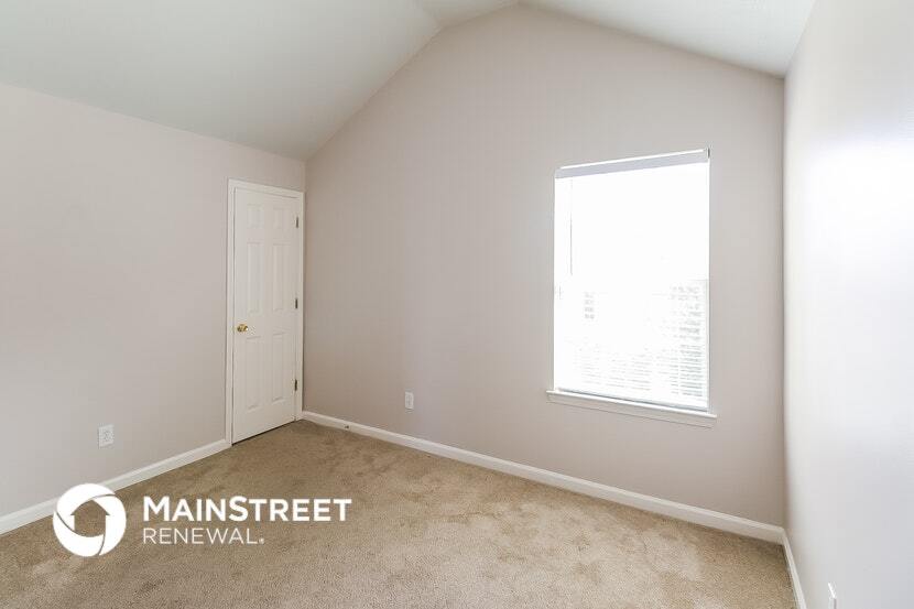 Building Photo - 2590 S Hills