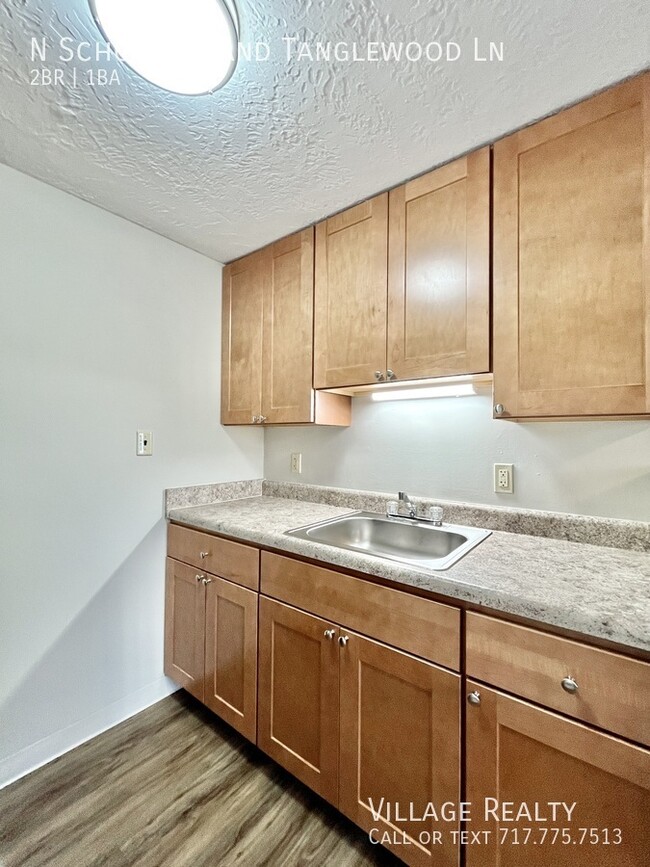 Building Photo - Newly-remodeled 2-bed! Ground Floor - No S...