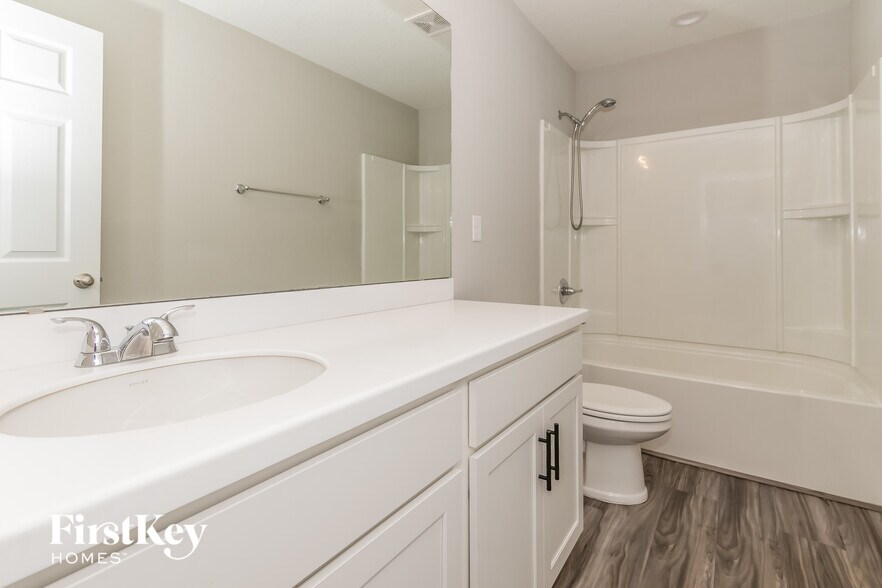 Building Photo - 2081 Amberly Dr