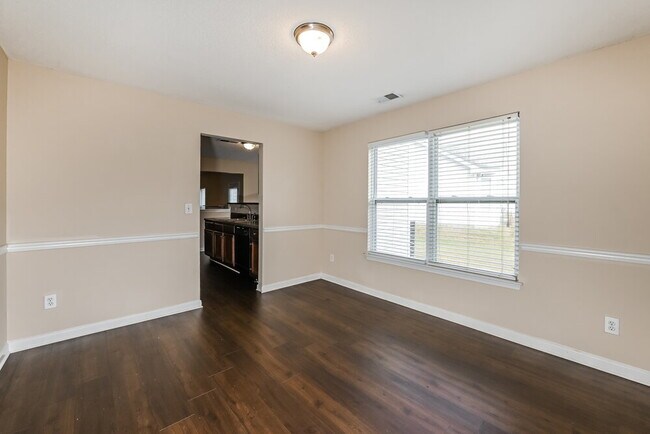 Building Photo - 4182 Arabian Way SW