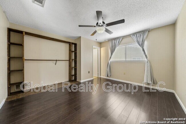 Building Photo - 109 Meadow Way