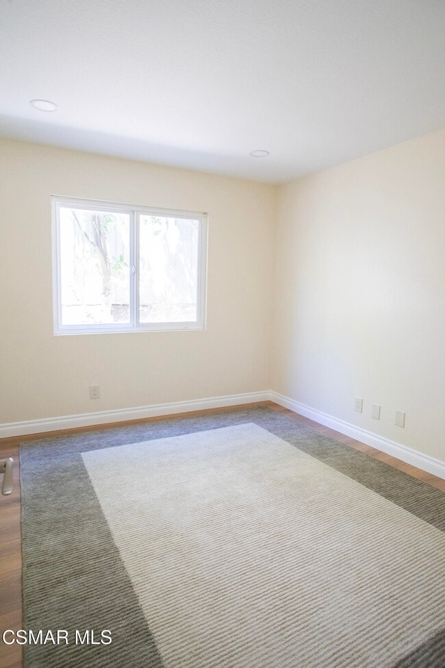 Building Photo - 2794 Parkview Dr