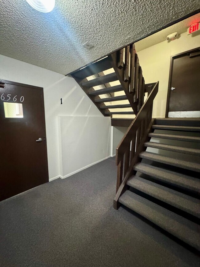 Building Photo - Updated CONDO in Rockrimmon with POOL, TENNIS and PICKLEBALL COURTS!