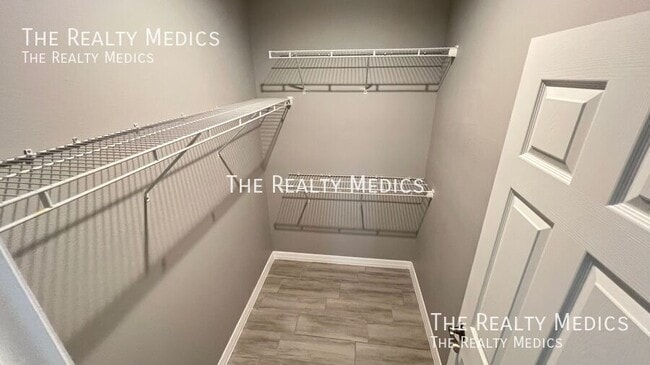 Building Photo - 270 Winfall Ave SW