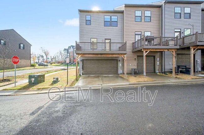 Building Photo - 1101 Rampart Dr