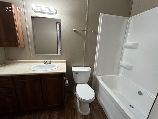 Building Photo - 701 E Mls Dr