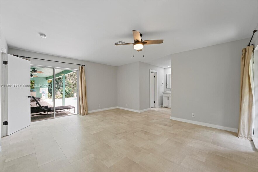 Building Photo - 2911 SW 108th Way