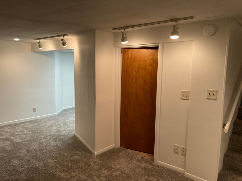 Finished area lower level - 419 Peachtree Cir