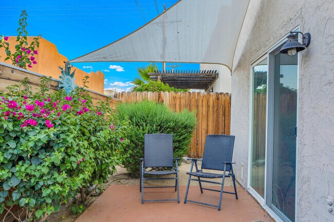 Building Photo - 52420 Avenida Juarez