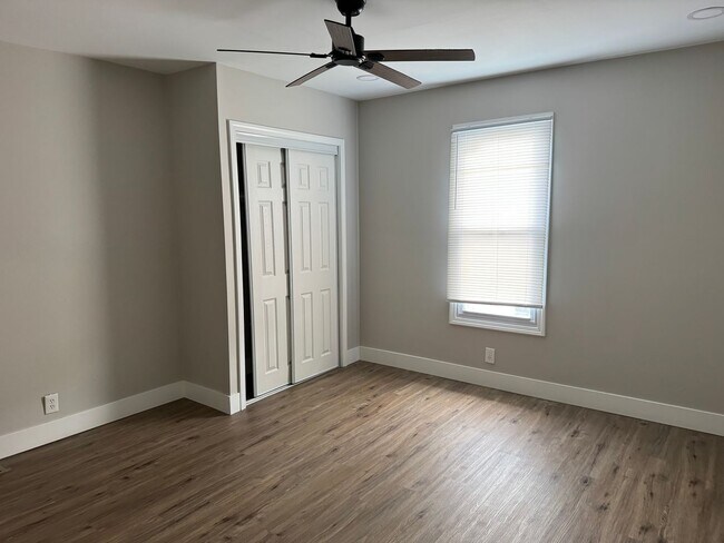 Building Photo - 204-206 E Woodrow Ave