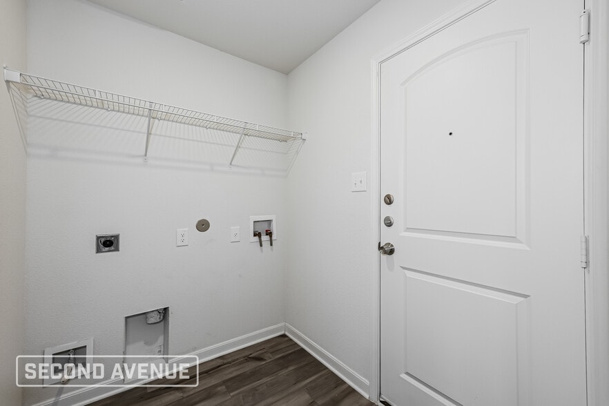 Building Photo - 327 Condie Russell Ave