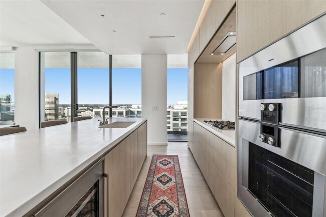 Building Photo - 1000 Water St