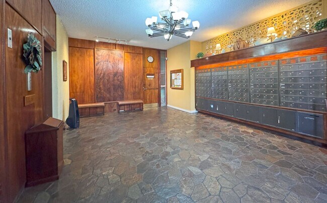 Building Photo - 1848 Kahakai Dr