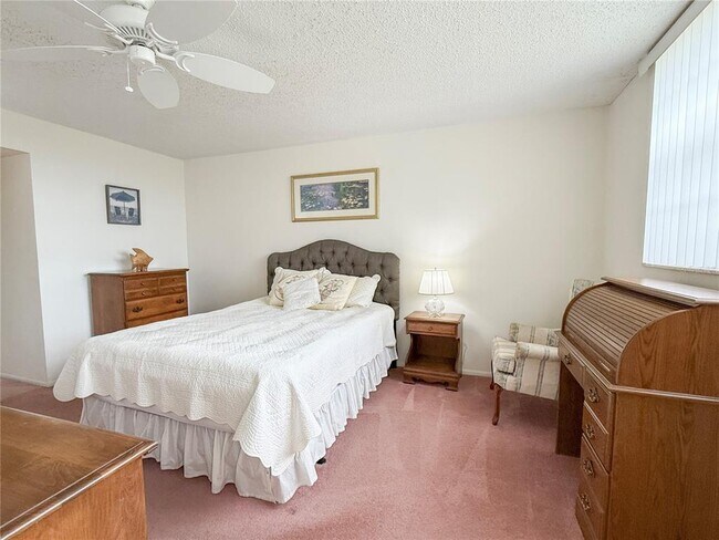 Building Photo - 4880 Locust St NE