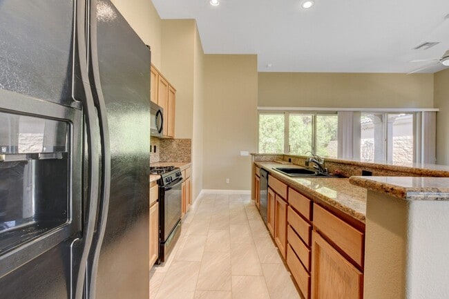 Building Photo - ELEGANT Single Story, 2 Bedroom Home in ANTHEM Gated Community!