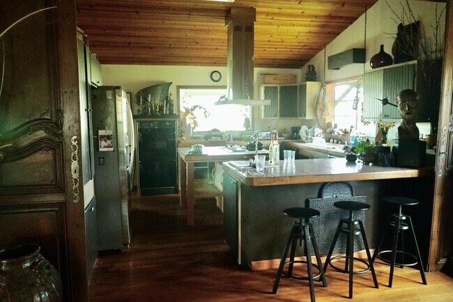 Building Photo - 2077 Stagecoach Canyon Rd