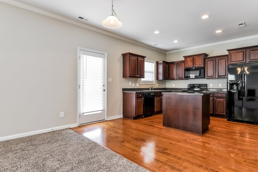 Building Photo - 4134 White Kestrel Dr